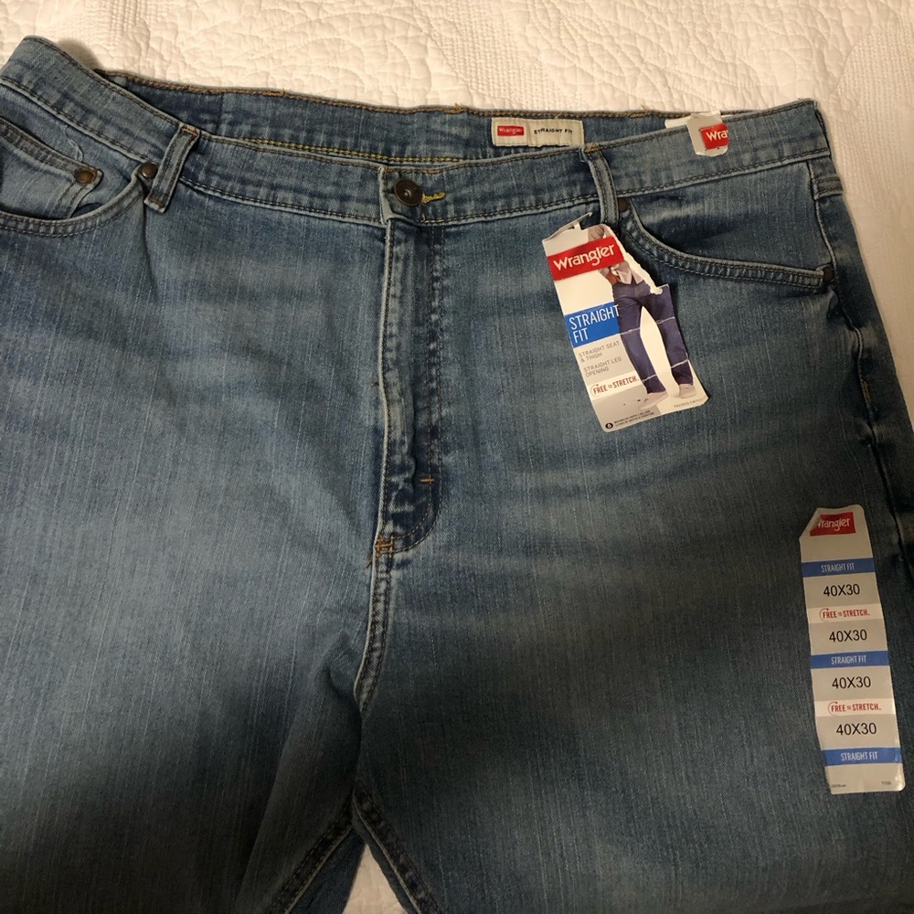 NWT Wrangler Straight Fit jeans